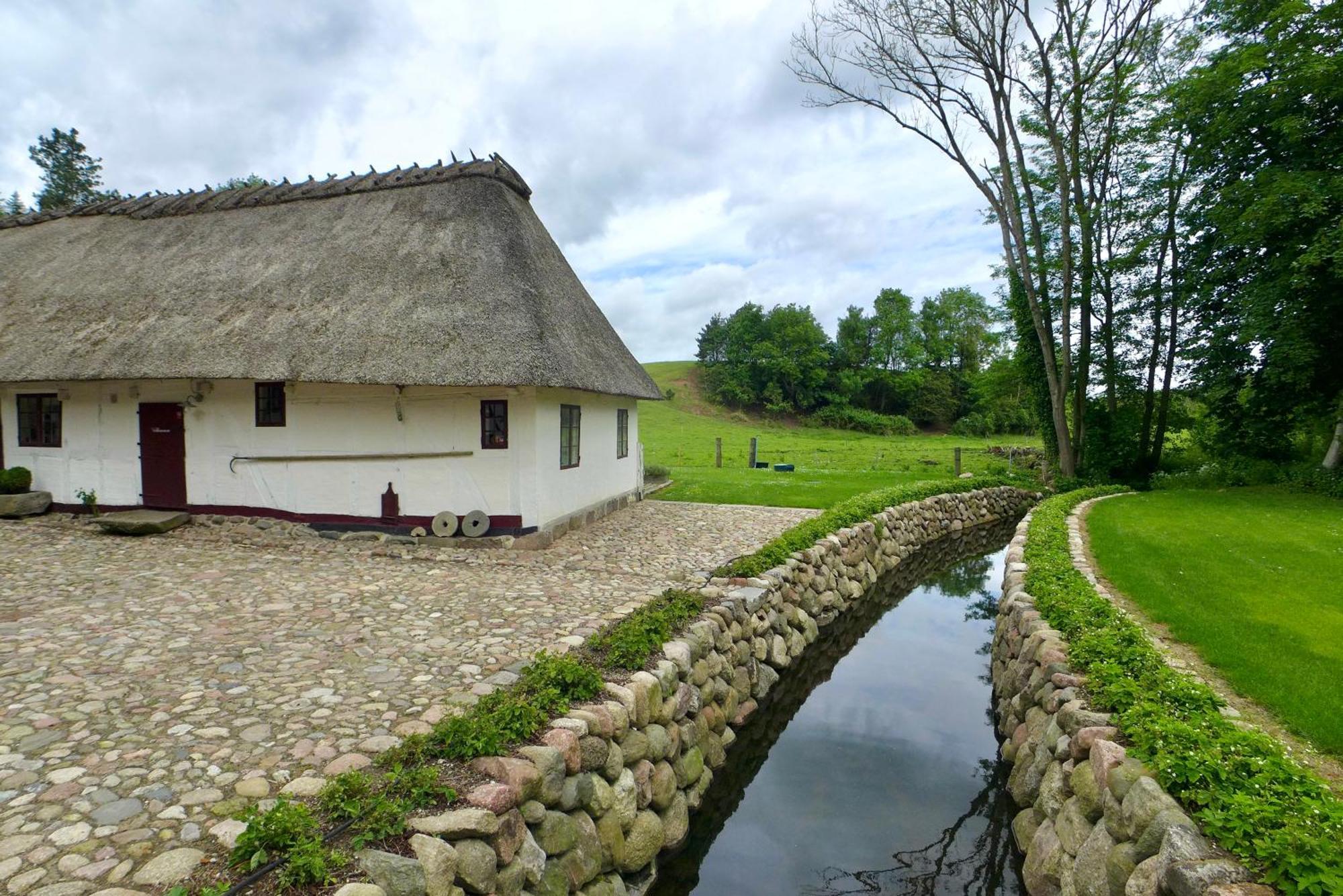 Lillemollens Bed & Breakfast Orbaek  Bagian luar foto